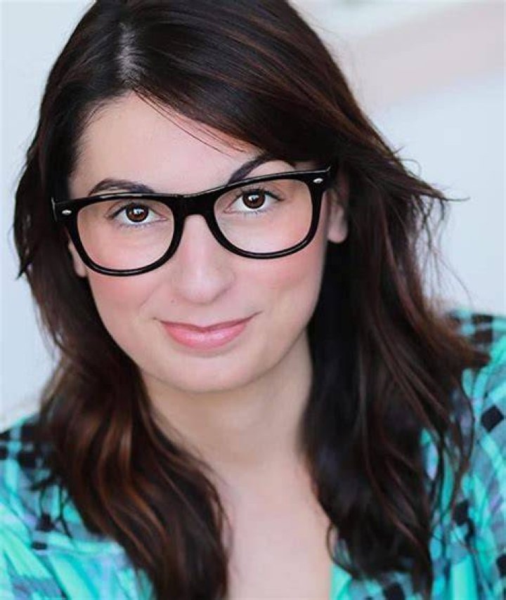 All about celebrity Heather Alyse Becker! Watch list of Movies online