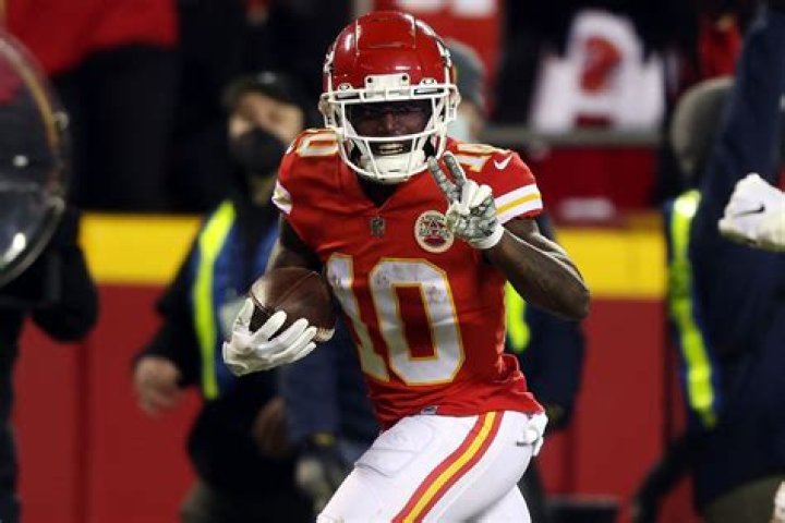 Chiefs could make Tyreek Hill’s contract extension early offseason