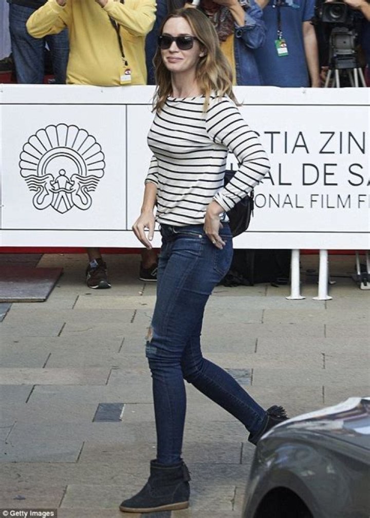 Emily Blunt keeps it casual as she takes daughter Hazel for a haircut