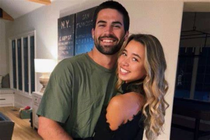 Is Sam Hartman Married? A Look at the Notre Dame Quarterback’s Personal Life 1 Is Sam Hartman Married?