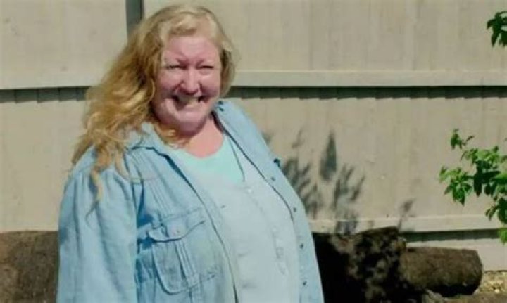 Is she replacing Charlie Dimmock full time? Mon 21 ·