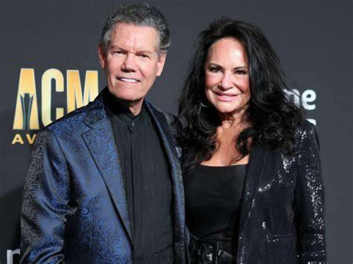 Randy Travis marries Mary Davis and attend Country Music Awards Daily