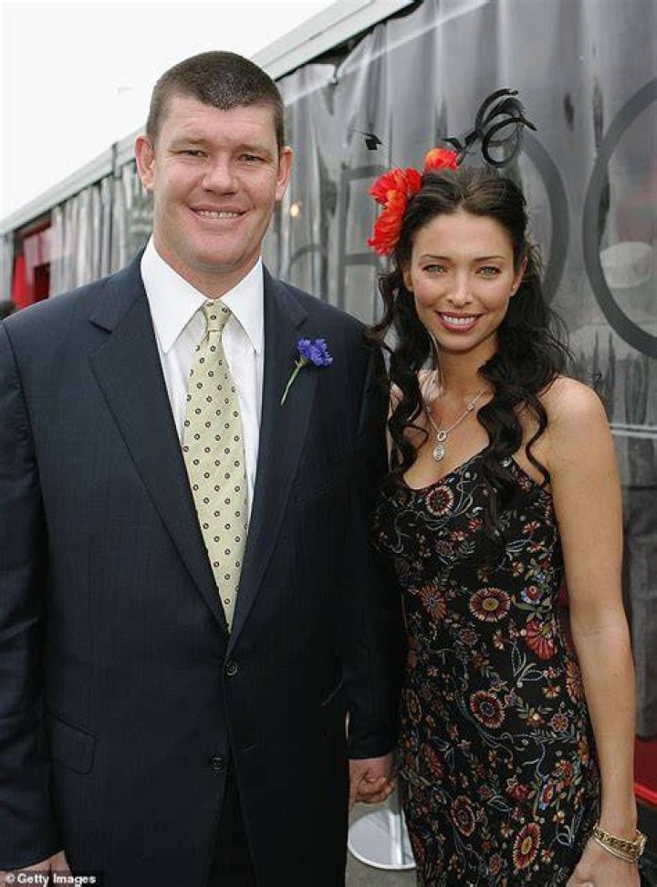 Sharp James Packer, exwife Erica and their children set sail